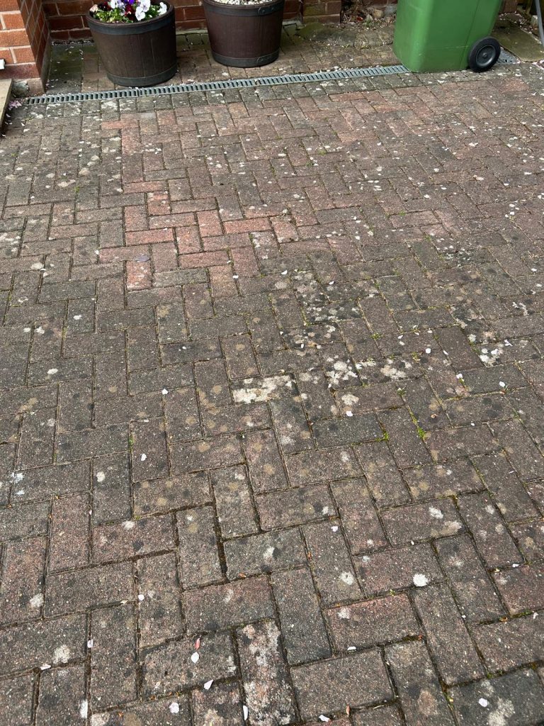 An image of a dirty driveway